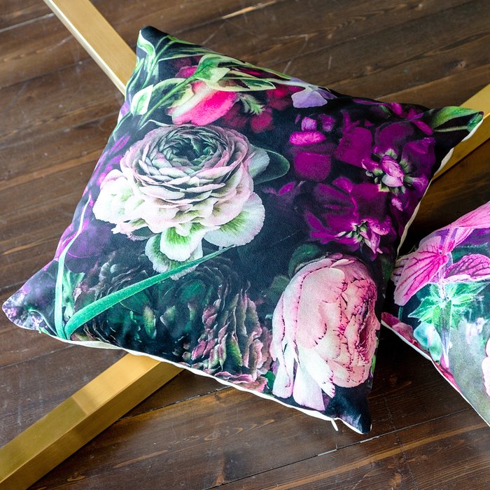 Декоративная подушка Sweet Lilac с чехлом  - лучшие Декоративные подушки в INMYROOM