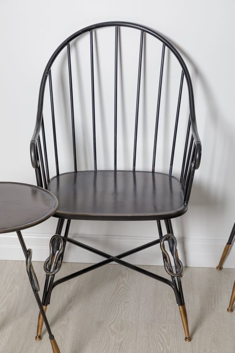 Кресло из металла с закругленной спинкой - купить Интерьерные кресла по цене 17969.0