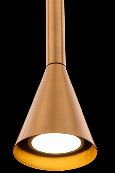 Подвесной светильник Arrow золотого цвета - лучшие Подвесные светильники в INMYROOM