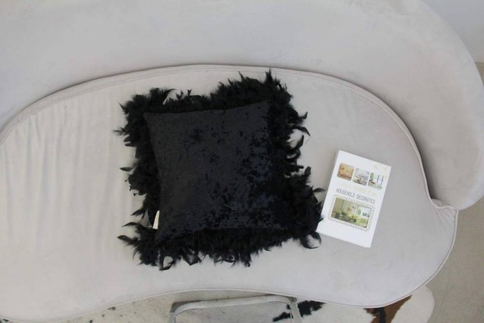 Чехол для подушкиБурлеск 40х40 черного цвета - лучшие Чехлы для подушек в INMYROOM