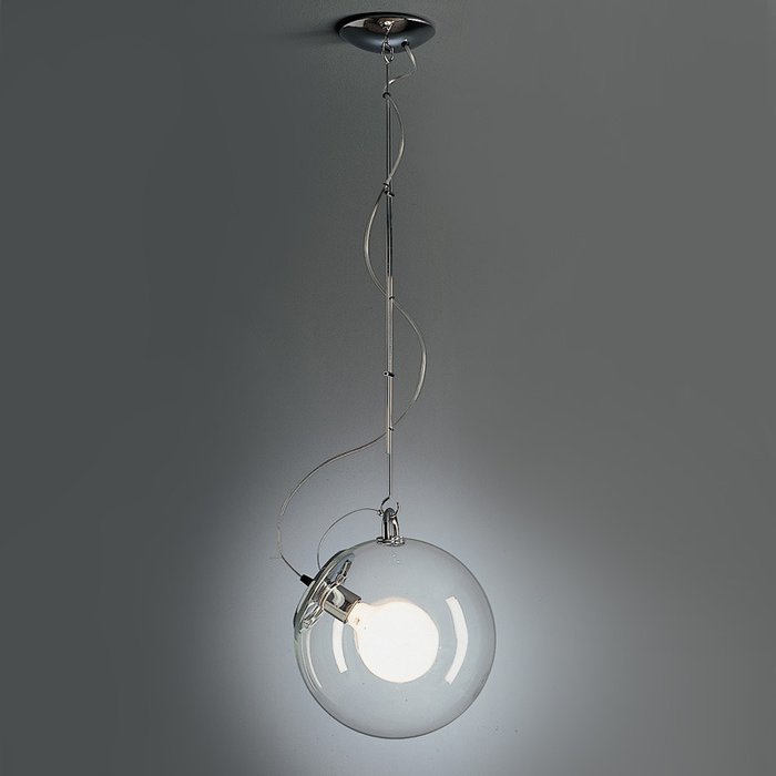Подвесной светильник Artemide Miconos с плафоном из прозрачного выдувного стекла 