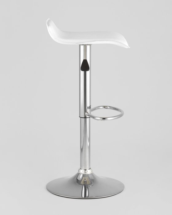 Барный стул Хай-Тек белого цвета с металлическим каркасом - лучшие Барные стулья в INMYROOM