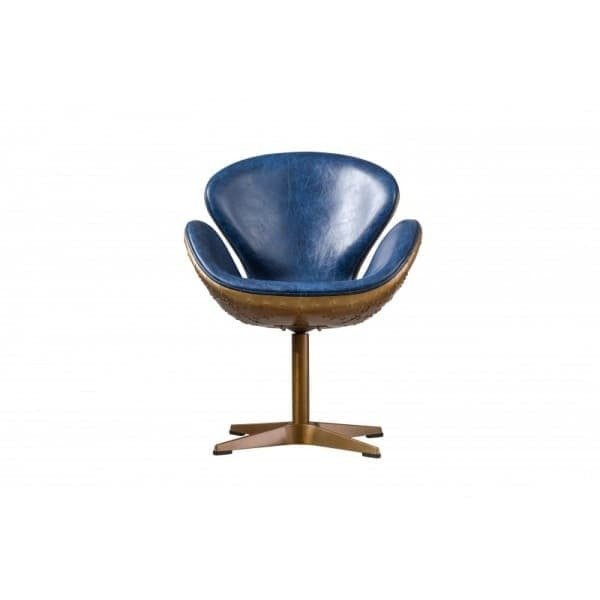 Кресло с кожаной обивкой синего цвета