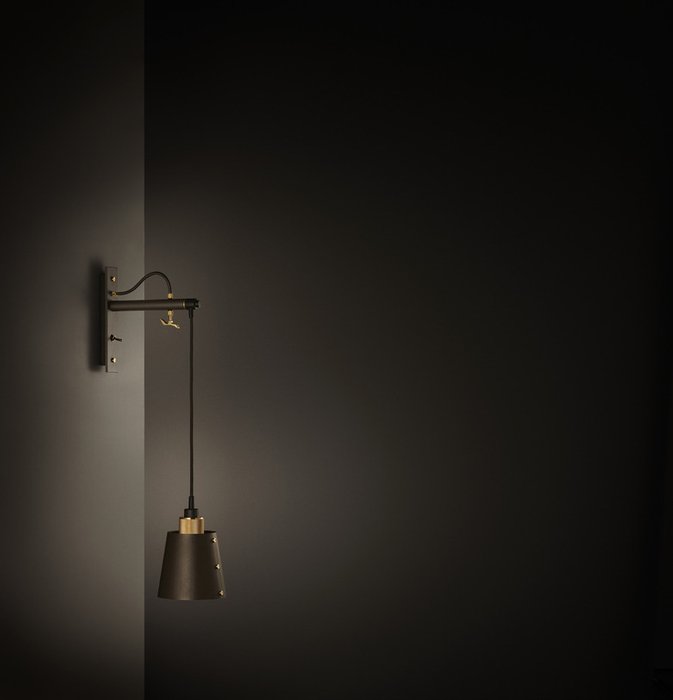 Настенный светильник "Hooked wall small"