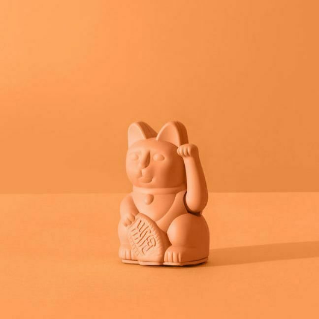Декоративная фигурка-статуэтка Lucky Cat Mini персикового цвета  - купить Фигуры и статуэтки по цене 2152.0