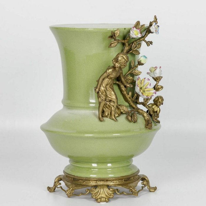 Фарфоровая ваза с ангелами зеленого цвета - купить Вазы  по цене 72920.0