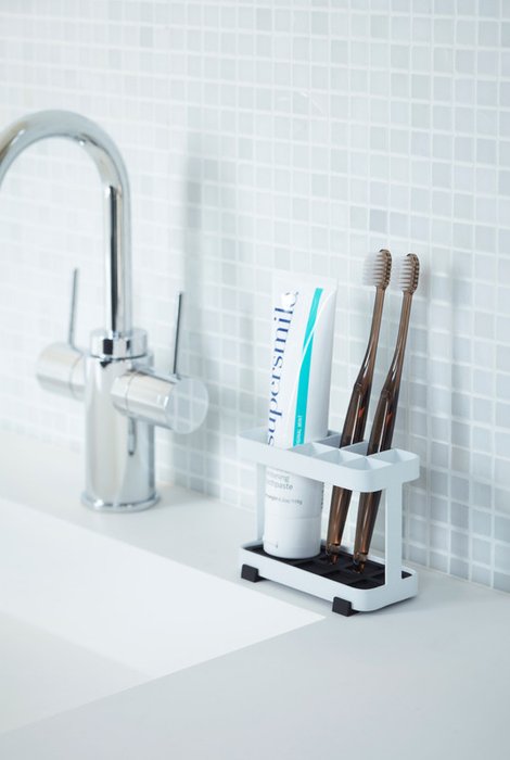 Подставка для зубных щеток и пасты Tower белого цвета - лучшие Стаканы и держатели для зубных щеток в INMYROOM