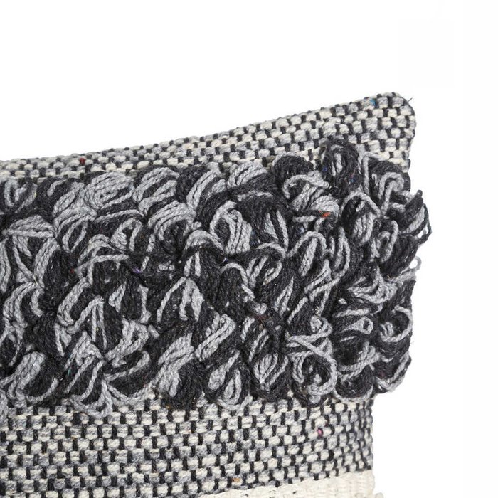 Декоративная подушка серого цвета - лучшие Декоративные подушки в INMYROOM