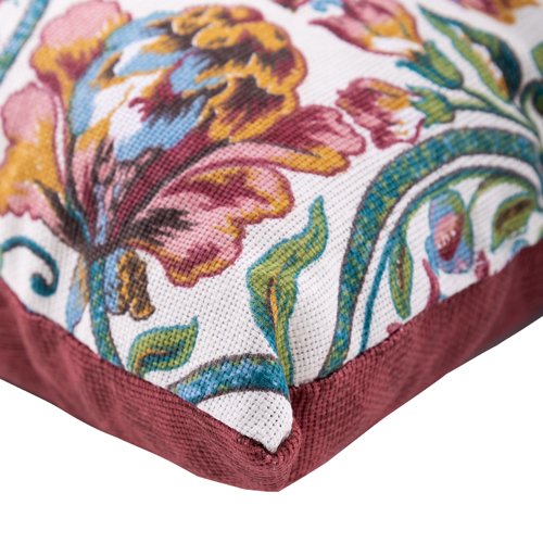 Декоративная подушка Радушная хозяйка бордового цвета - лучшие Декоративные подушки в INMYROOM