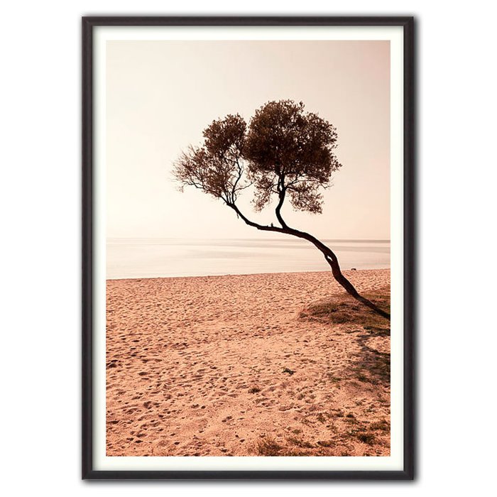 Постер в рамке Дерево на пляже 21х30 см