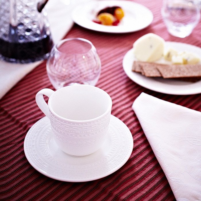 Чайная пара Relief белого цвета - купить Чашки по цене 600.0