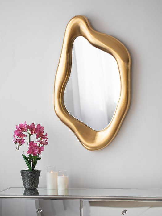 Зеркало настенное золотого цвета - купить Настенные зеркала по цене 29630.0