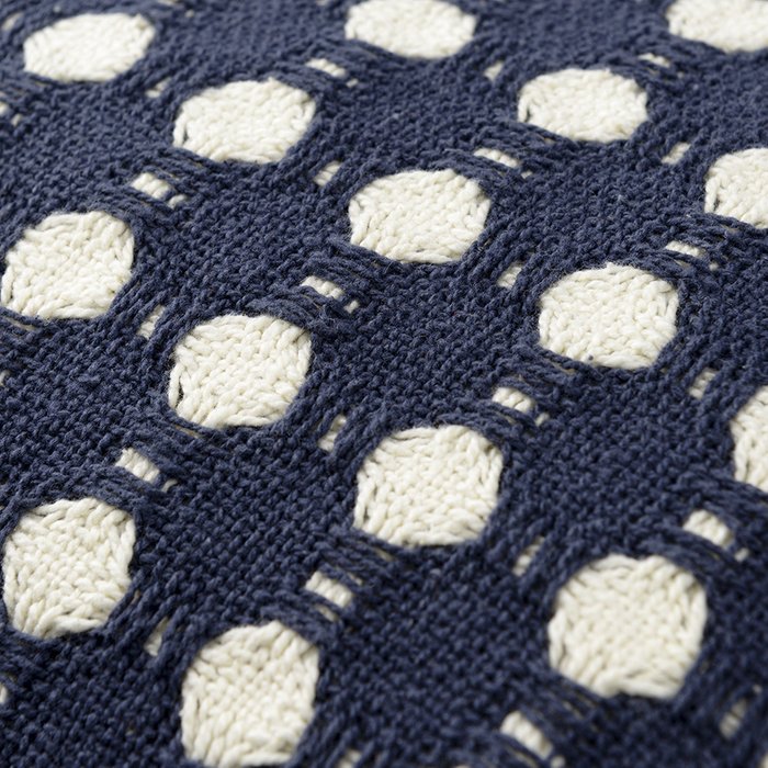 Чехол на подушку Polka dots 40х60 синего цвета - купить Чехлы для подушек по цене 1490.0