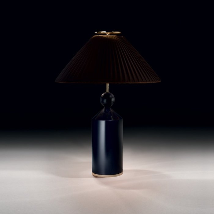 Настольная лампа Nadine с коричневым абажуром - купить Настольные лампы по цене 97880.0