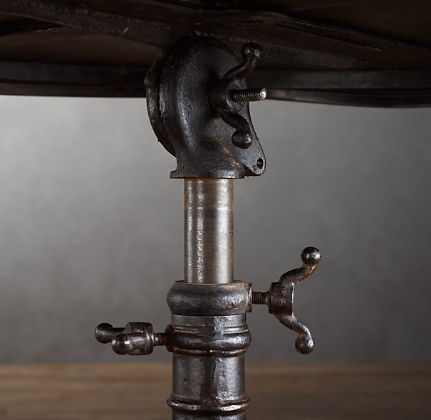 18TH C. FRENCH TILT-TOP BRASSERIE TABLE - лучшие Журнальные столики в INMYROOM