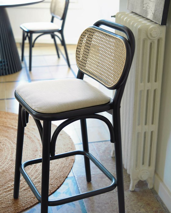  Барный стул Doriane черно-бежевого цвета - лучшие Барные стулья в INMYROOM