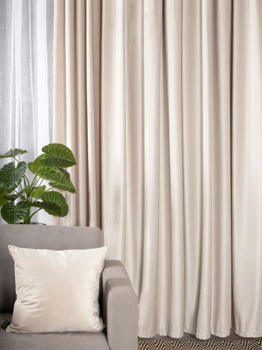 Штора Monaco 150х270 из велюра светло-бежевого цвета - лучшие Шторы в INMYROOM Штора Monaco 150х270 из велюра светло-бежевого цвета - лучшие Шторы в INMYROOM