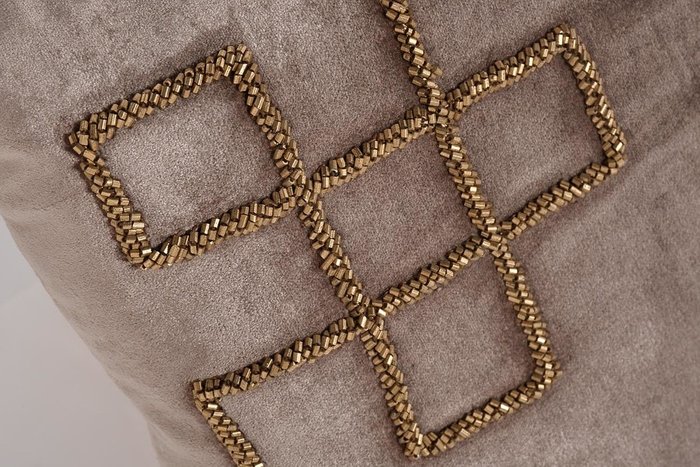 Подушка с бисером Геометрия бежевого цвета - купить Декоративные подушки по цене 2400.0