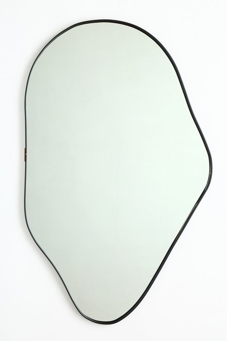 Настенное зеркало Nuovo в раме черного цвета