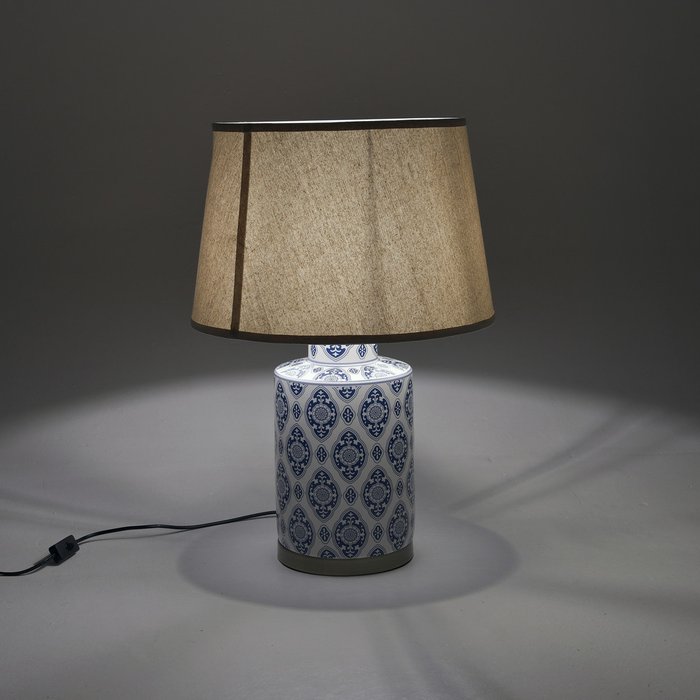 Лампа настольная с бежевым абажуром  - купить Настольные лампы по цене 23800.0