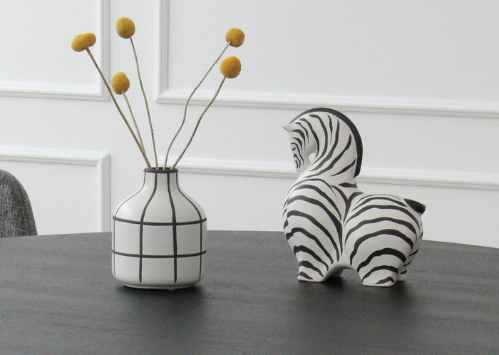 Стол обеденный Type D 80 см черного цвета - купить Обеденные столы по цене 54000