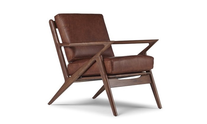Кресло коричневого цвета с дубовым основанием 
