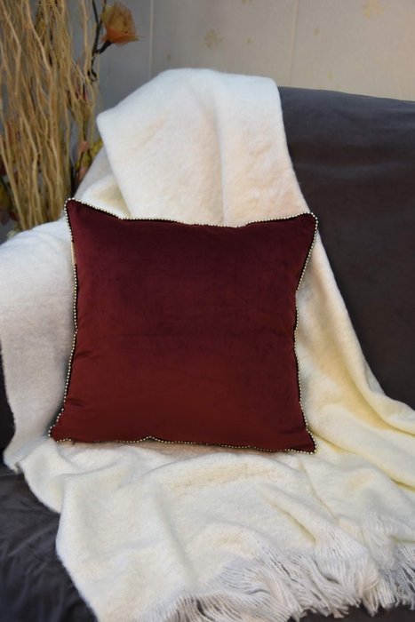 Наволочка Шарлота 45х45 бордового цвета - купить Чехлы для подушек по цене 1430.0