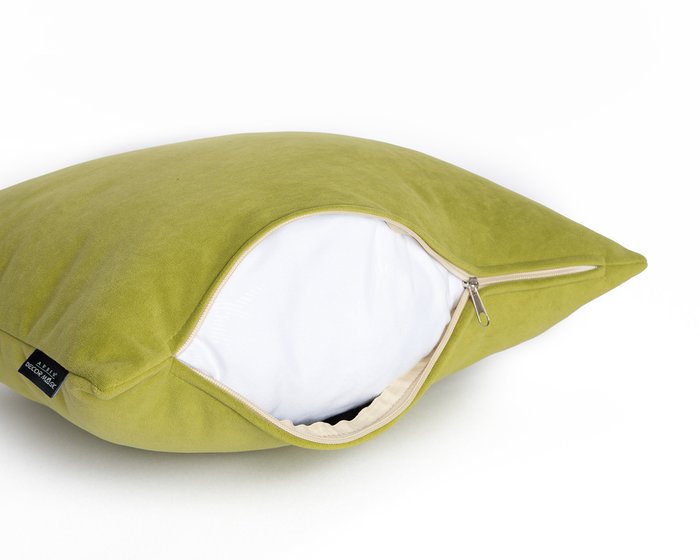 Декоративная подушка Dream Apple 45х45 светло-зеленого цвета - лучшие Декоративные подушки в INMYROOM