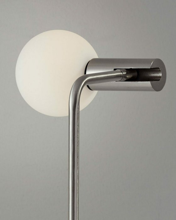 Настольная лампа Ньют серебряного цвета с беспроводной зарядкой - лучшие Настольные лампы в INMYROOM