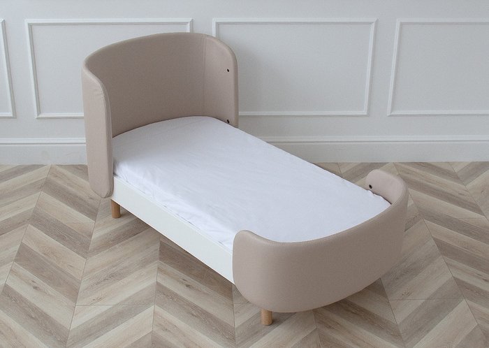 Кровать Kidi Soft 67х137 бело-бежевого цвета - лучшие Одноярусные кроватки в INMYROOM