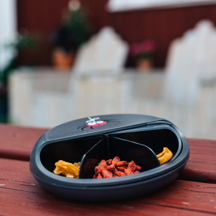 Ланч-бокс для перекусов Snack Disc Spider серого цвета - лучшие Емкости для хранения в INMYROOM