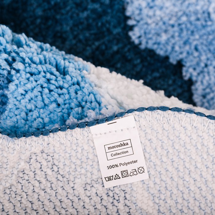 Мягкий коврик Fleur для ванной комнаты 70х70 синего цвета - лучшие Коврики для ванной в INMYROOM