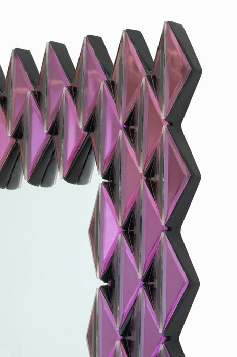 Зеркало Leron фиолетового цвета - лучшие Настенные зеркала в INMYROOM