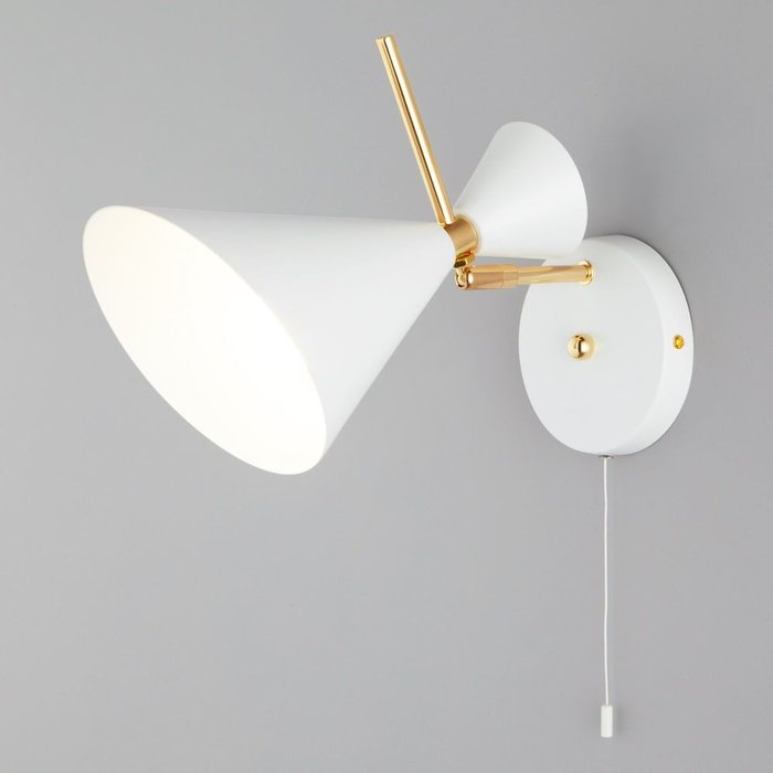 Настенный светильник с металлическим абажуром 70114/1 белый Apart - лучшие Бра и настенные светильники в INMYROOM