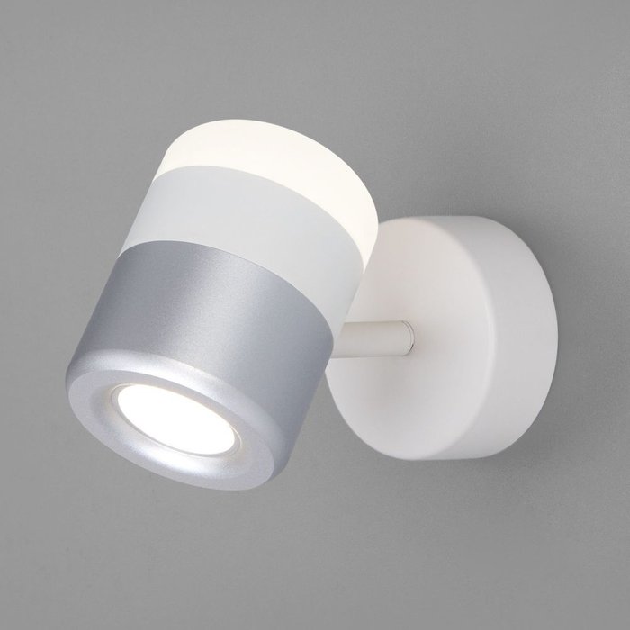 Настенный светодиодный светильник 20165/1 LED белый/серебро Oskar