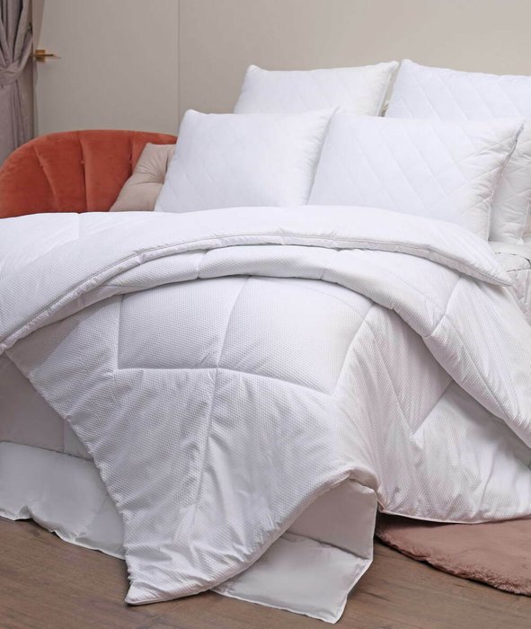 Одеяло Comfort Plus 195х215 белого цвета - лучшие Одеяла в INMYROOM