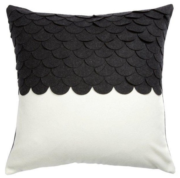 Подушка c узором Marbella Black 2 Подушка c узором Marbella Black 2