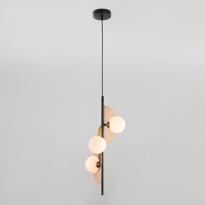 Подвесной светильник лофт с декоративными деталями 50143/3 золото/черный Futura - лучшие Подвесные люстры в INMYROOM