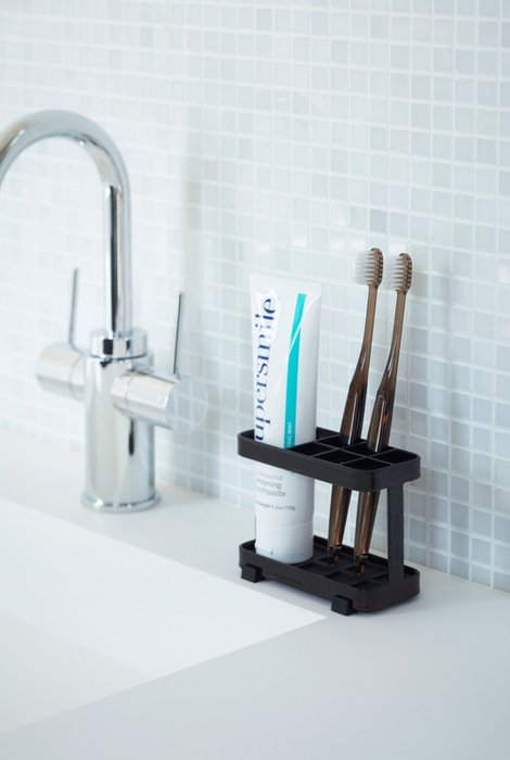 Подставка для зубных щеток и пасты Tower черного цвета - лучшие Стаканы и держатели для зубных щеток в INMYROOM