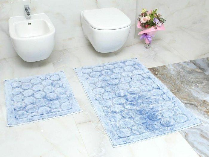 Набор из двух ковриков для ванной Hali голубого цвета - лучшие Коврики для ванной в INMYROOM