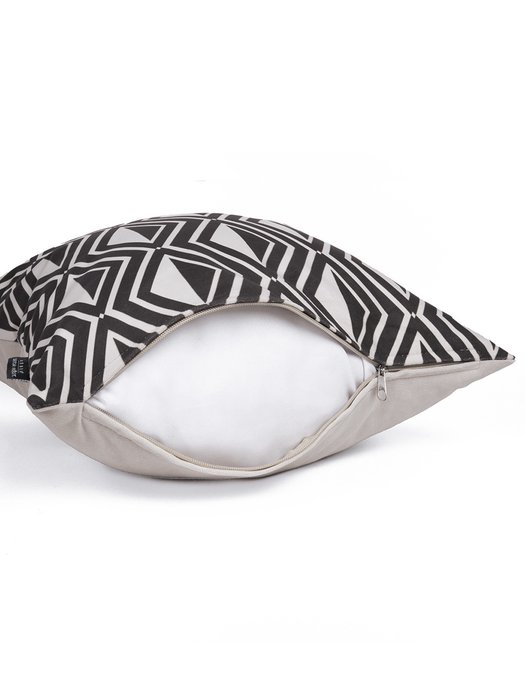 Декоративная подушка Comby коричневого цвета - лучшие Декоративные подушки в INMYROOM