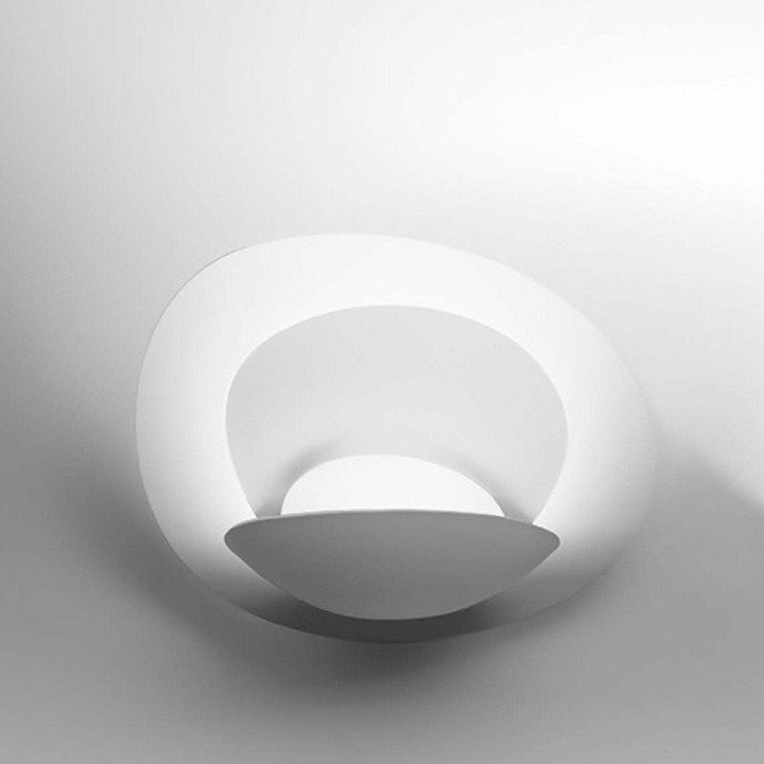 Настенный светильник Artemide Pirce из окрашенного алюминия - лучшие Бра и настенные светильники в INMYROOM