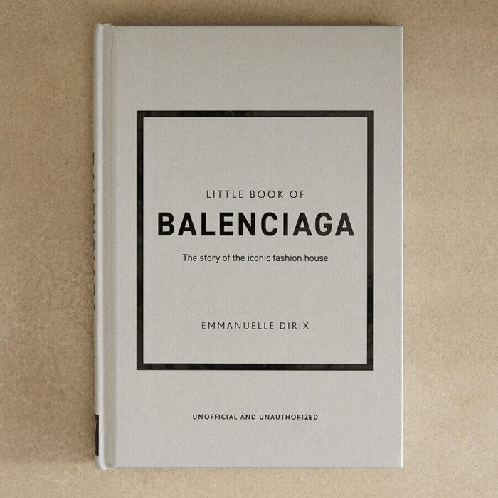 Держатели для книг и журналов The Little Book of Balenciaga book Держатели для книг и журналов The Little Book of Balenciaga book