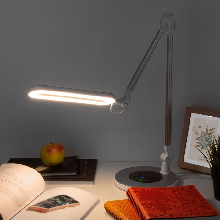 Светодиодная настольная лампа с сенсорным управлением 80420/1 серебристый Modern - купить Рабочие лампы по цене 8040.0