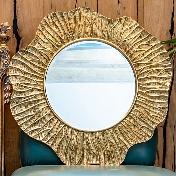 Настенное зеркало Гуэль золотого цвета - купить Настенные зеркала по цене 25000.0