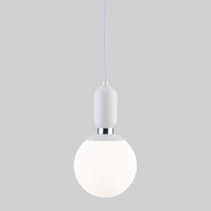 Подвесной светильник Bubble белого цвета со стеклянным плафоном  - купить Подвесные светильники по цене 3920.0