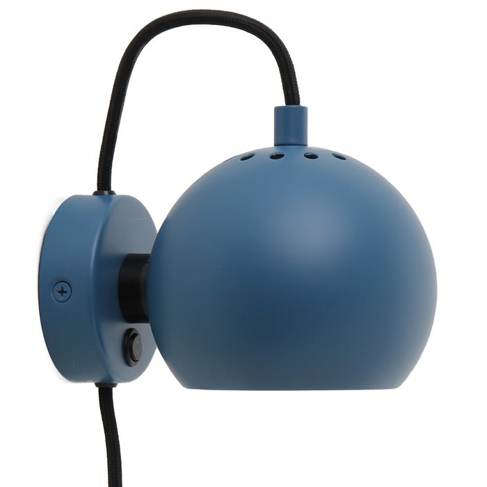 Настенная лампа Ball синего цвета