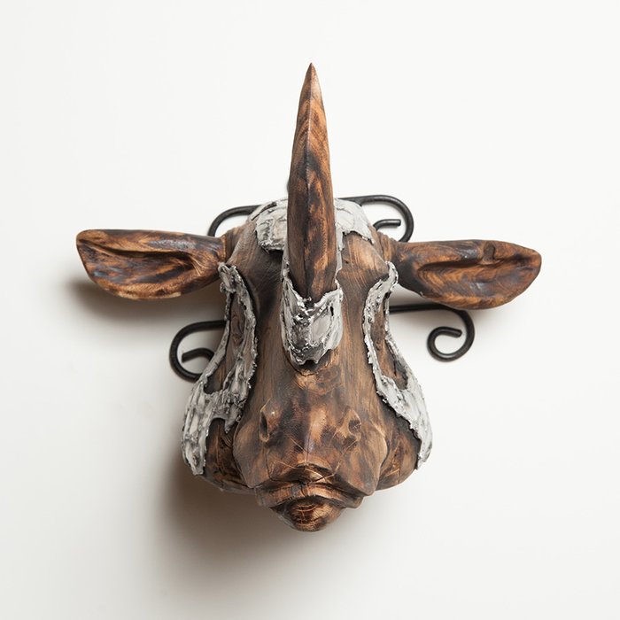 Декоративный маскарон Rhino из массива тика - купить Декор стен по цене 47260.0
