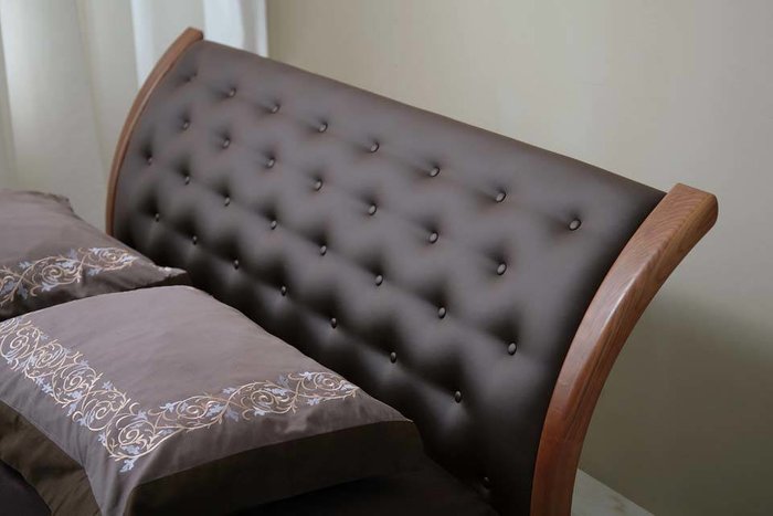 Кровать из массива дуба Mezzo коричневая 160х200 - купить Кровати для спальни по цене 119000.0