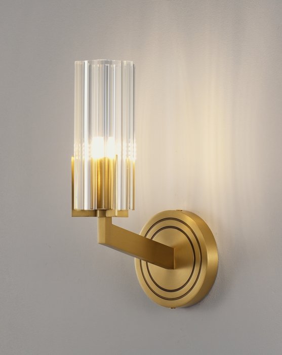 Светильник настенный Brass V11015-1W прозрачно-золотого цвета - лучшие Бра и настенные светильники в INMYROOM